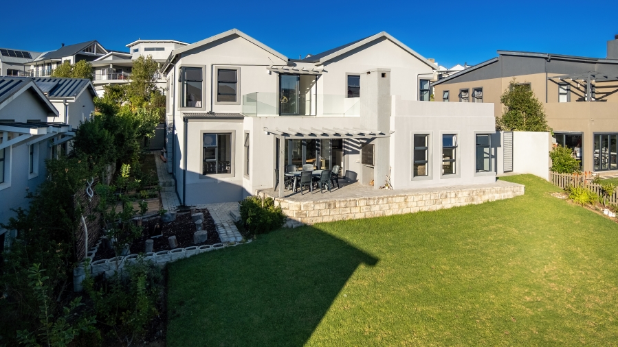 4 Bedroom Property for Sale in Welgelegen Western Cape